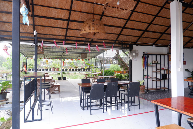 Food & Drinks 5, Nok Chan Mee Na, Chom Thong