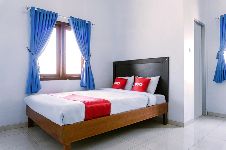 Bedroom 5, Hotel O Homiko, Pacitan