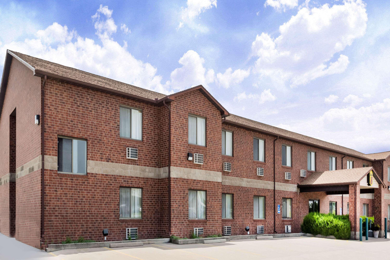 Exterior & Views 2, Super 8 by Wyndham Chanute, Neosho
