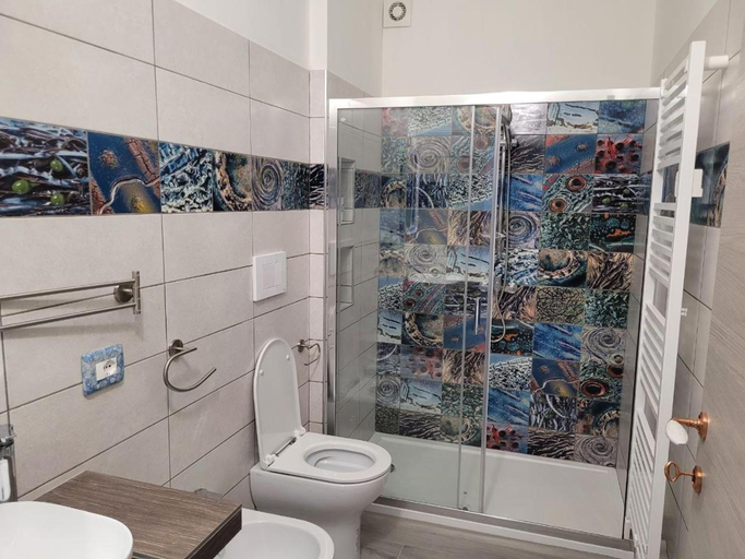 Shower 3, La Casa della Ceramica, Chieti