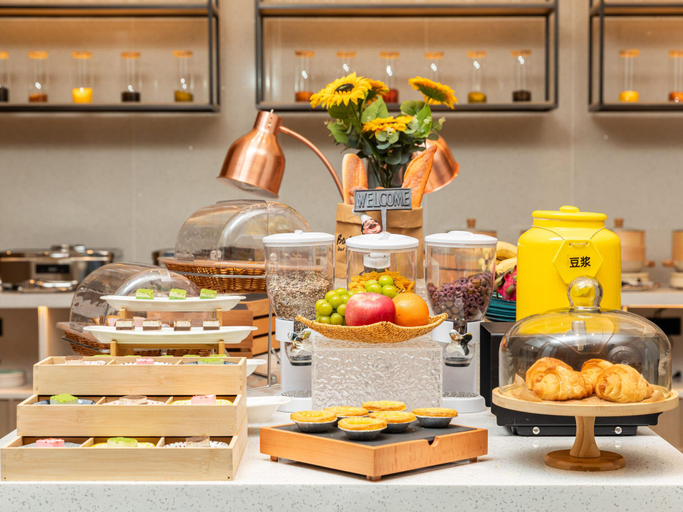 Food & Drinks 5, Country Inn & Suites by Radisson Tonghua Wanda Plaza, Tonghua