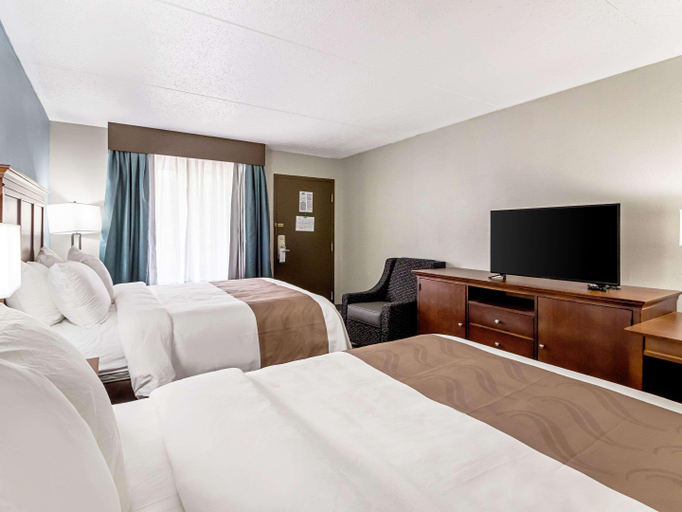 Bedroom 3, Farragut Inn & Suites, Knox