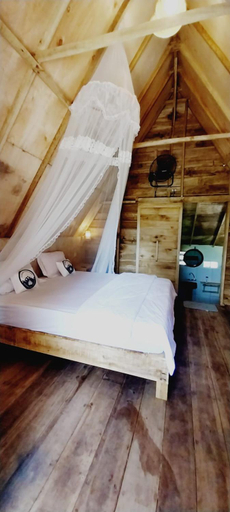Bedroom 2, Girang Rinjani Bungalows, Lombok
