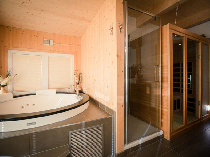 Bathroom 3, Chalet near Ski Resort in Austria with Sauna, Murau