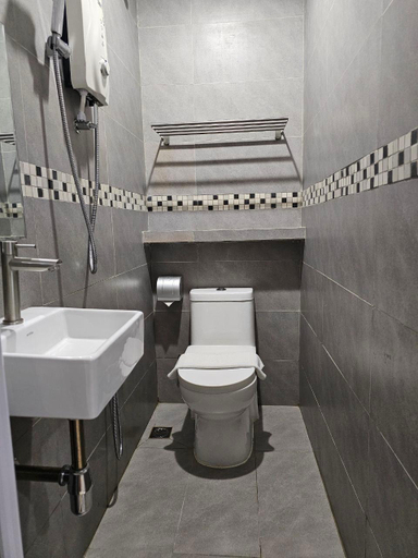 Bathroom 4