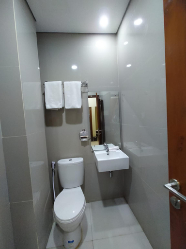 Bathroom 7