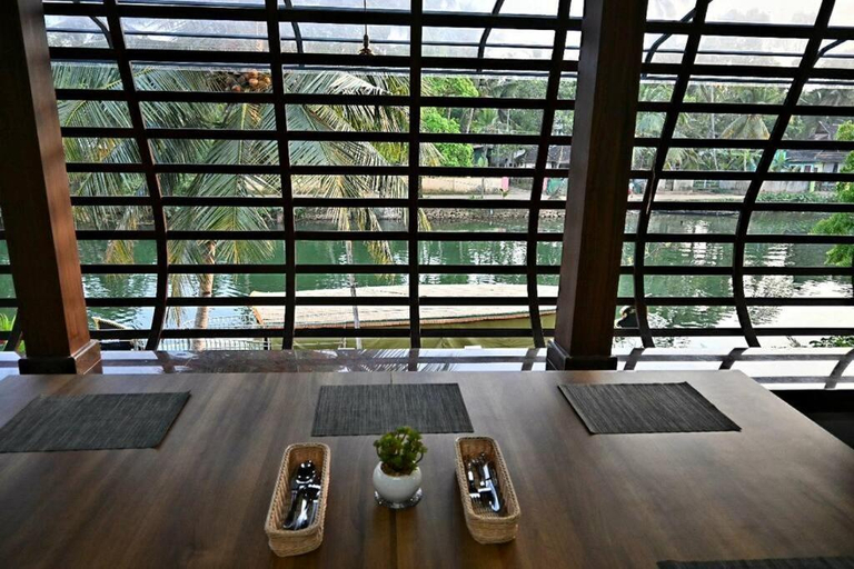 Business Facilities, Riverbliss - River Retreat with Private Pool, Alappuzha