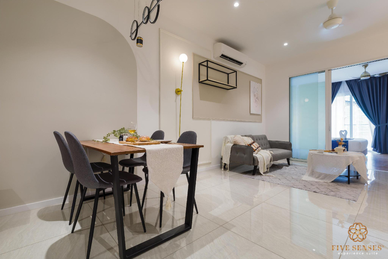 Dining Room 7