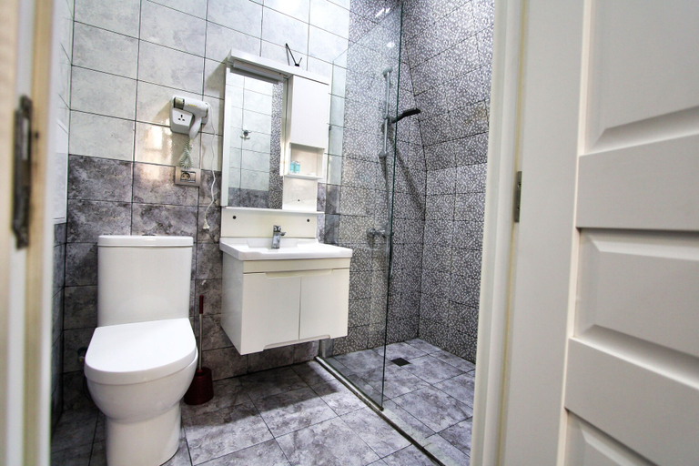 Bathroom 3, Pilot Inn Hotel Baku, Baku