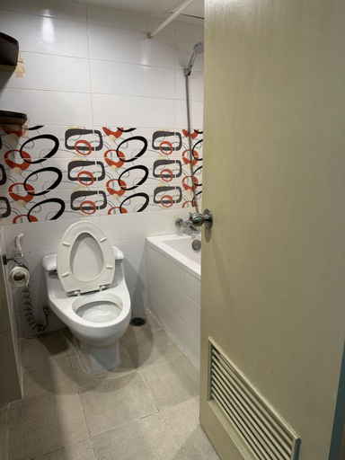 Bathroom 14