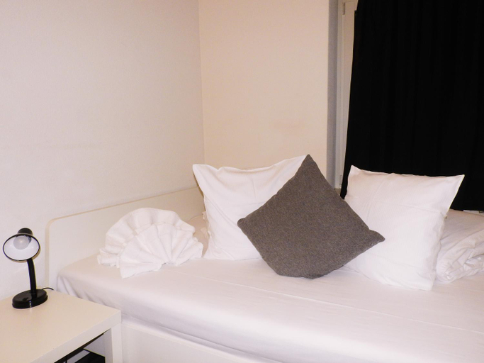 Bedroom 12