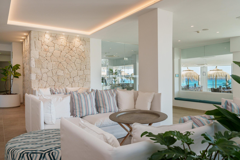 Public Area 4, Globales Concord, Baleares