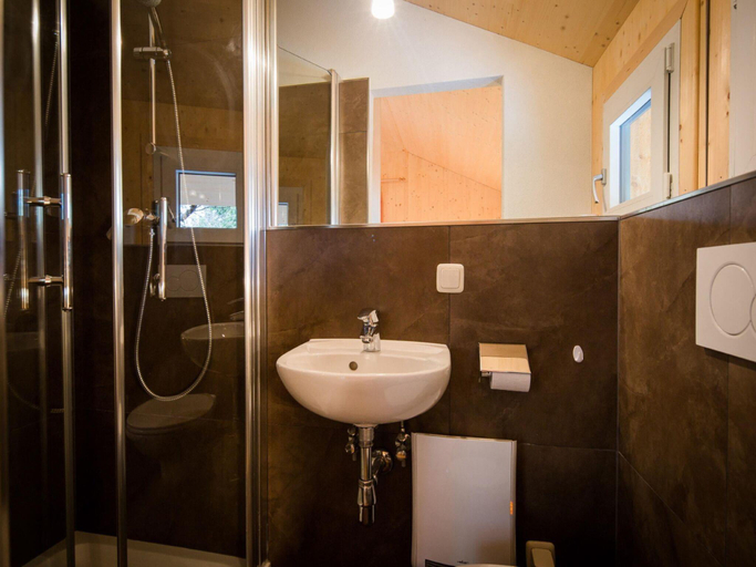 Bathroom 3, Lavish chalet with finnish sauna, Murau