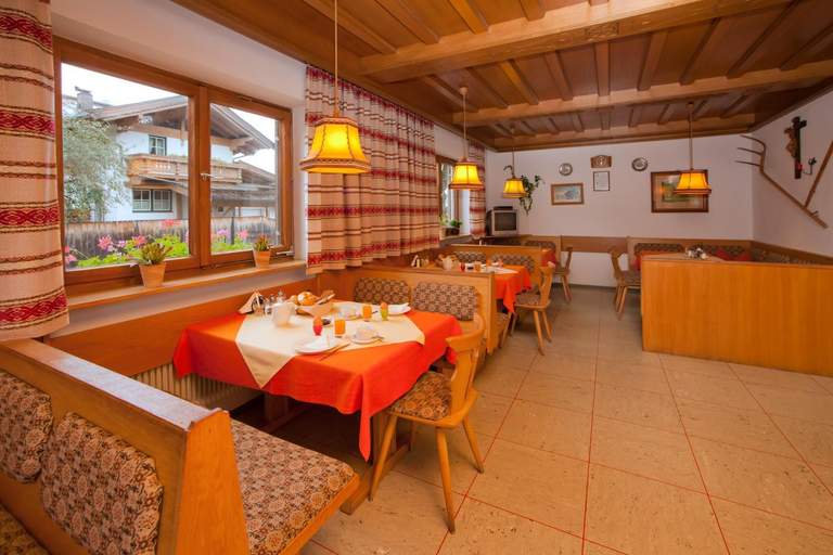 Food & Drinks 2, BED and BREAKFAST Pension Foidl, Kitzbühel