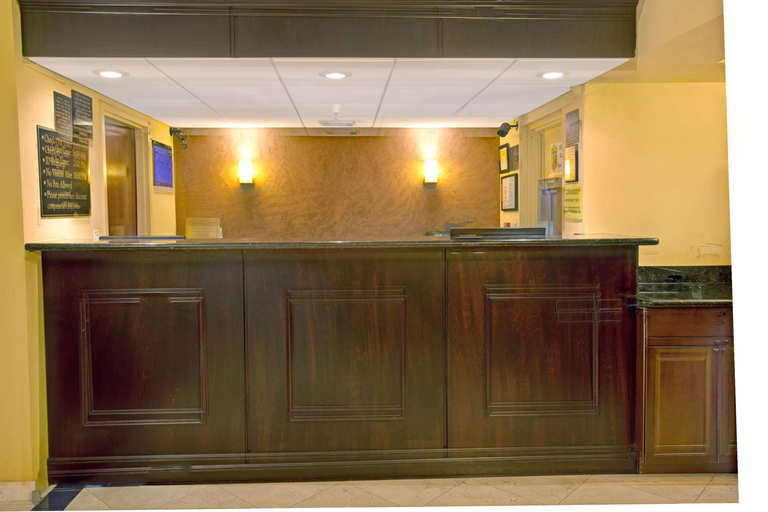 Public Area 2, Super 8 by Wyndham Dania/Fort Lauderdale Arpt, Broward