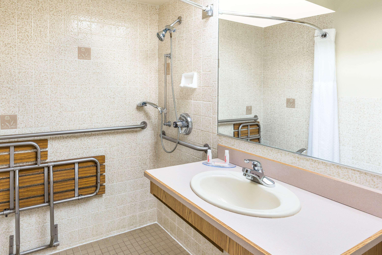 Bathroom 4, Days Inn by Wyndham Black Bear, Marion