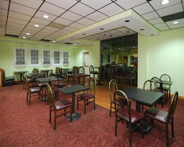 Food & Drinks 5, Quality Inn Morganton, Burke