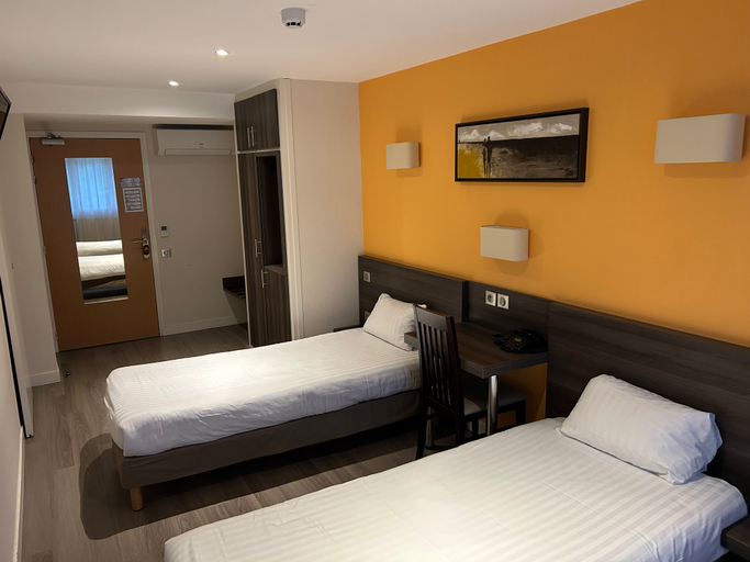 Bedroom 3, Valpré, Rhône