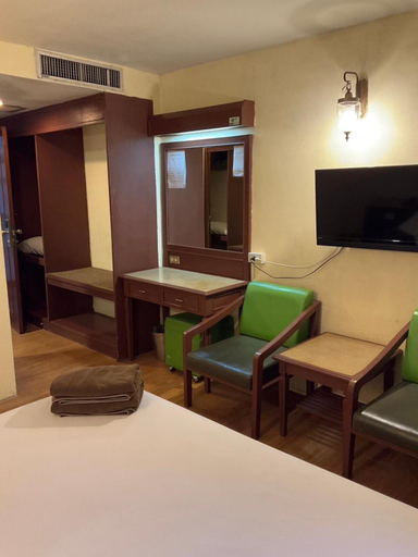 Bedroom 13