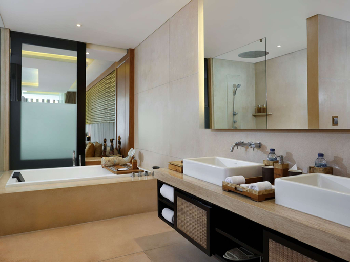 Bathroom 15