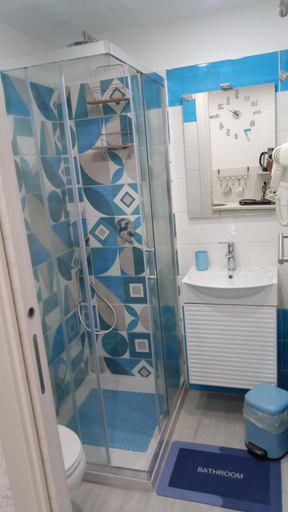 Bathroom 3, O' Vascio e Ciruzziell, Napoli