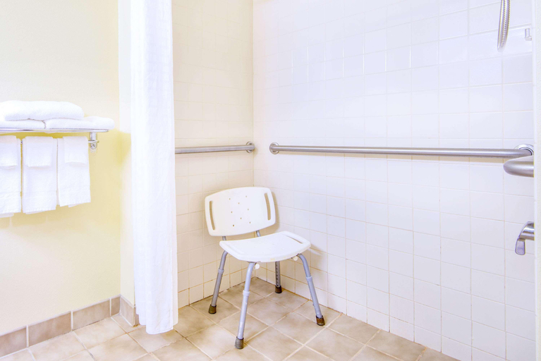 Bathroom 4, Super 8 By Wyndham Wheeling, Ohio