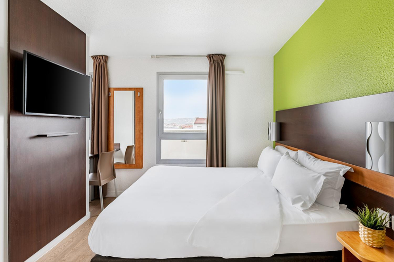 Bedroom 12