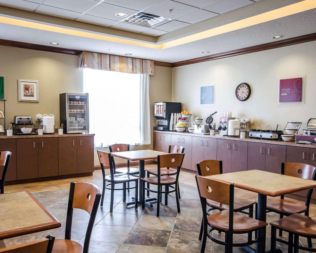 Food & Drinks 5, Quality Inn & Suites, Spencer