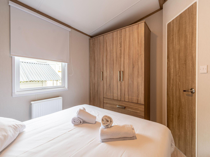 Bedroom 2, Chalet in De Haan near Sandy Beaches, West-Vlaanderen
