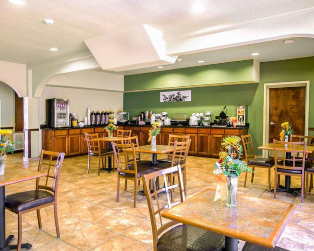 Food & Drinks 4, Sleep Inn & Suites Near Palmetto State Park, Gonzales