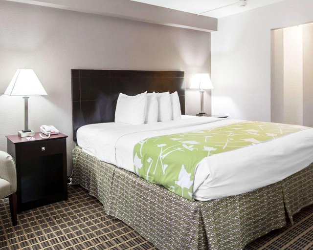 Bedroom 5, Econo Lodge Birmingham - Hoover, Jefferson