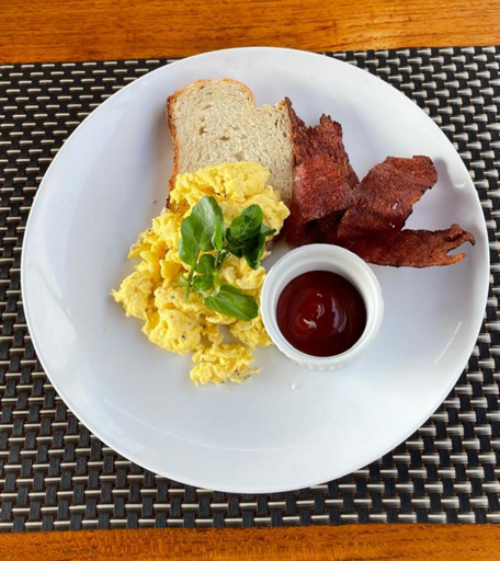 Food & Drinks 13
