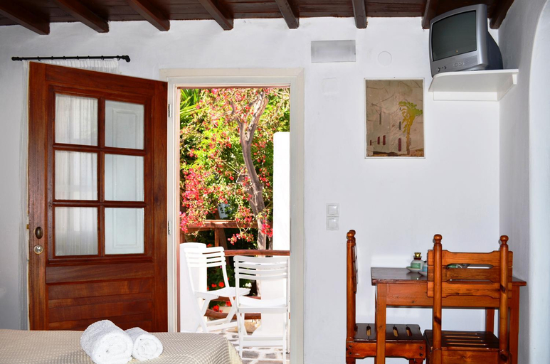 Others 5, Villa Pinelopi, South Aegean