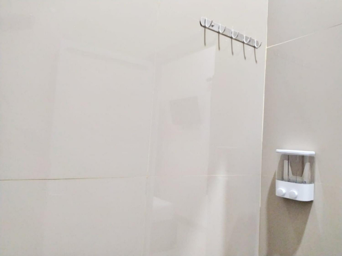 Bathroom 9