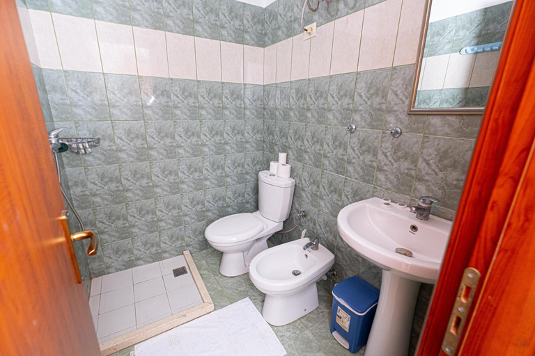 Bathroom 3, Sun Shine Hotel, Durrësit