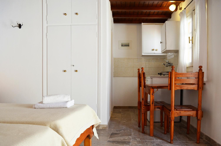 Others 5, Villa Pinelopi, South Aegean
