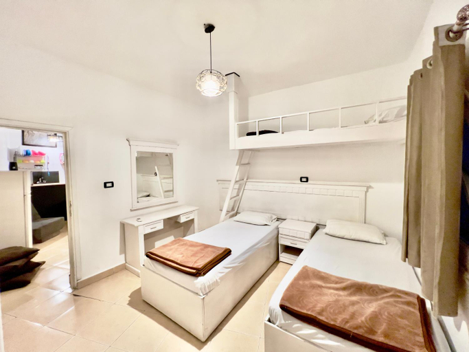 Others 5, White House Chalets, Sant Katrin