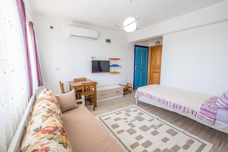 Bedroom 2, Şahika Konukevi, Gökçeada
