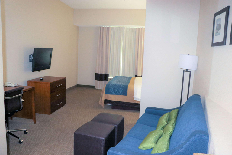 Bedroom 3, Comfort Inn & Suites Sikeston I-55, Scott