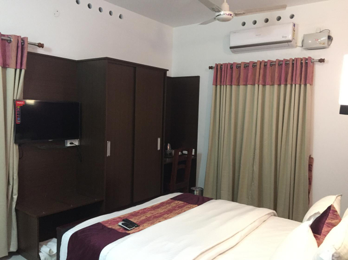 Bedroom 2, Rajivs Residence, Ernakulam