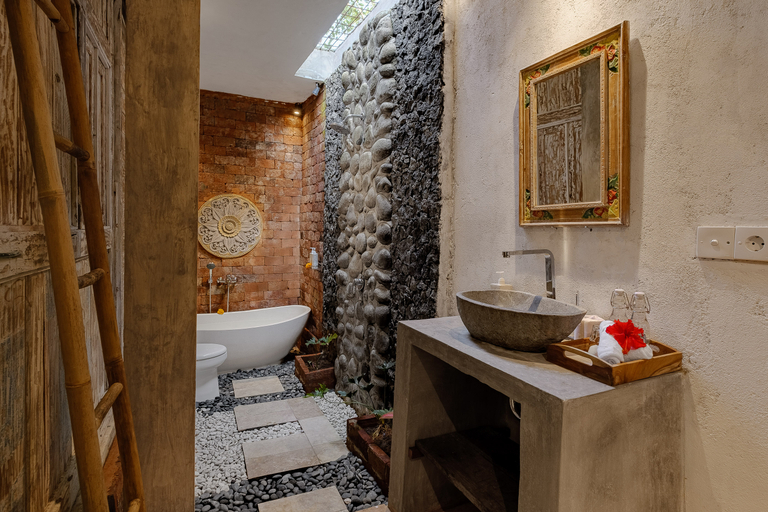 Bathroom 12