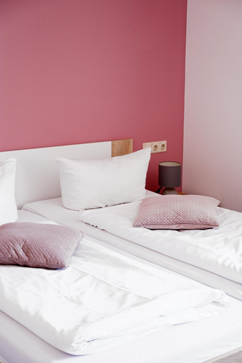 Others 3, Motel an der B180, Saalekreis