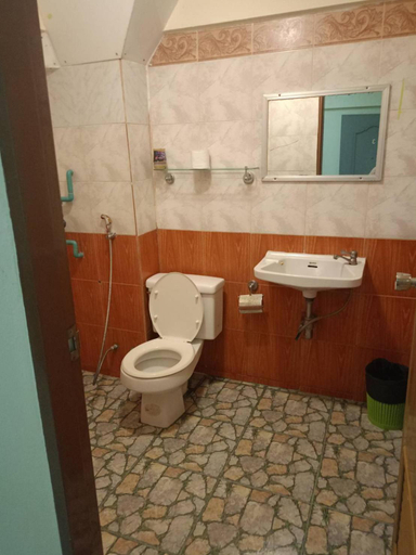 Bathroom 4, High5 Guesthouse, Pattaya