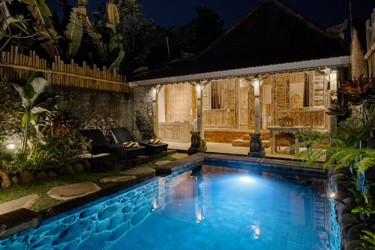 Swimming Pool 13