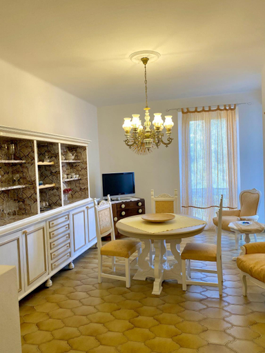 Dining Room 11