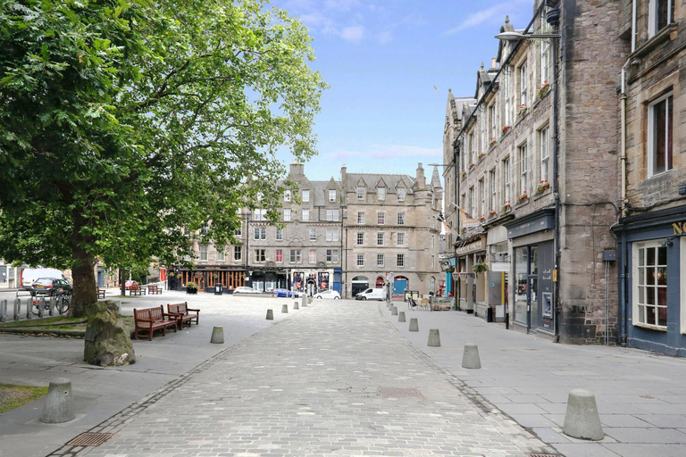Others 4, ALTIDO 2-BR Apt directly next to Edinburgh Castle, Edinburgh
