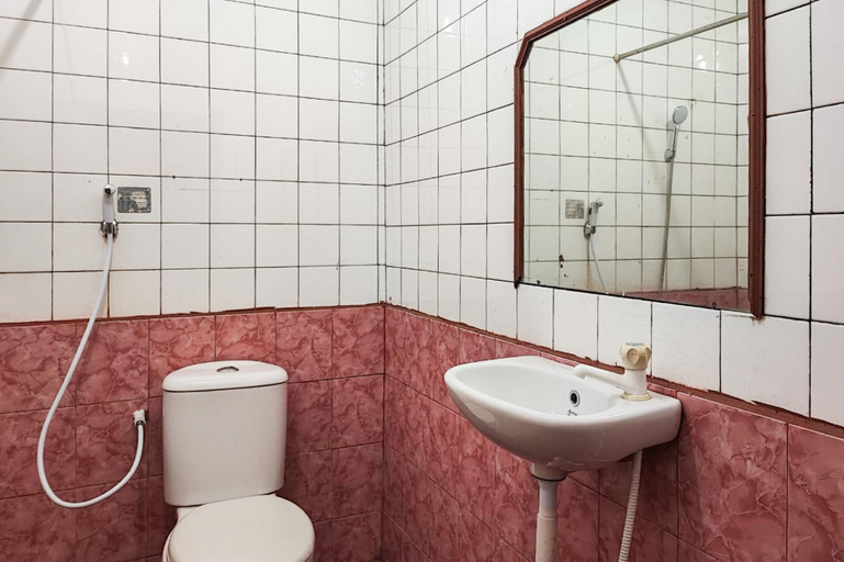 Bathroom 11