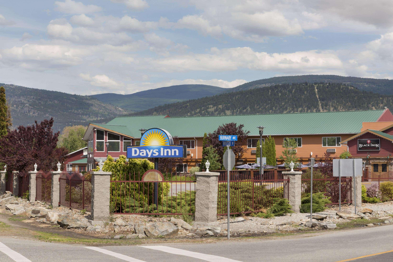 Exterior & Views 1, Days Inn & Conference Centre by Wyndham Penticton, Okanagan-Similkameen