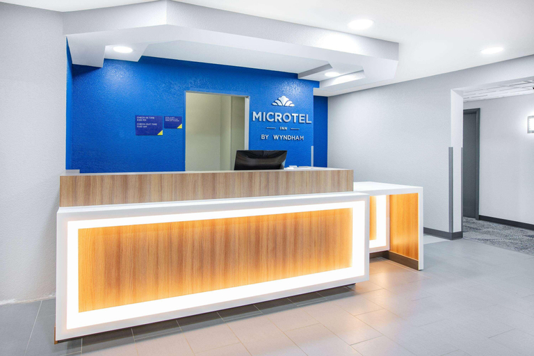 Public Area 2, Microtel Inn by Wyndham Beckley, Raleigh