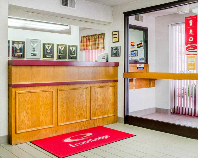 Public Area 2, Econo Lodge Mifflintown, Juniata